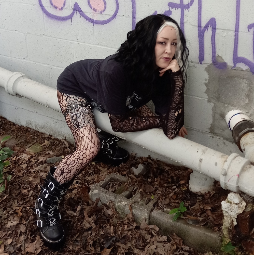 Skeleton buckle platform stompy Boots! Gothic staple! Like new! Yru! Sold - Picture 8 of 10